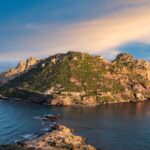 El latido meridional del archipiélago de las islas Eolias: Alisios costeros, hidroalas de casco rápido y la conectividad anfibia del mar Tirreno