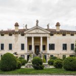 El secreto de la madera y el tiempo: la liturgia del Aceto Balsamico Tradizionale en las mansiones de Módena