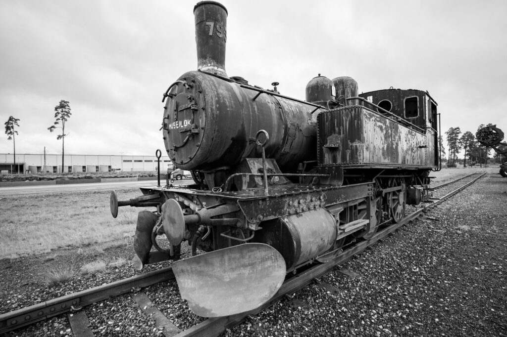 El laberinto ferroviario del Hedjaz: la infraestructura oculta, el vapor detenido y la odisea logística en el desierto arábigo