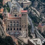 El laberinto de piedra y niebla: La odisea del tren cremallera de Montserrat