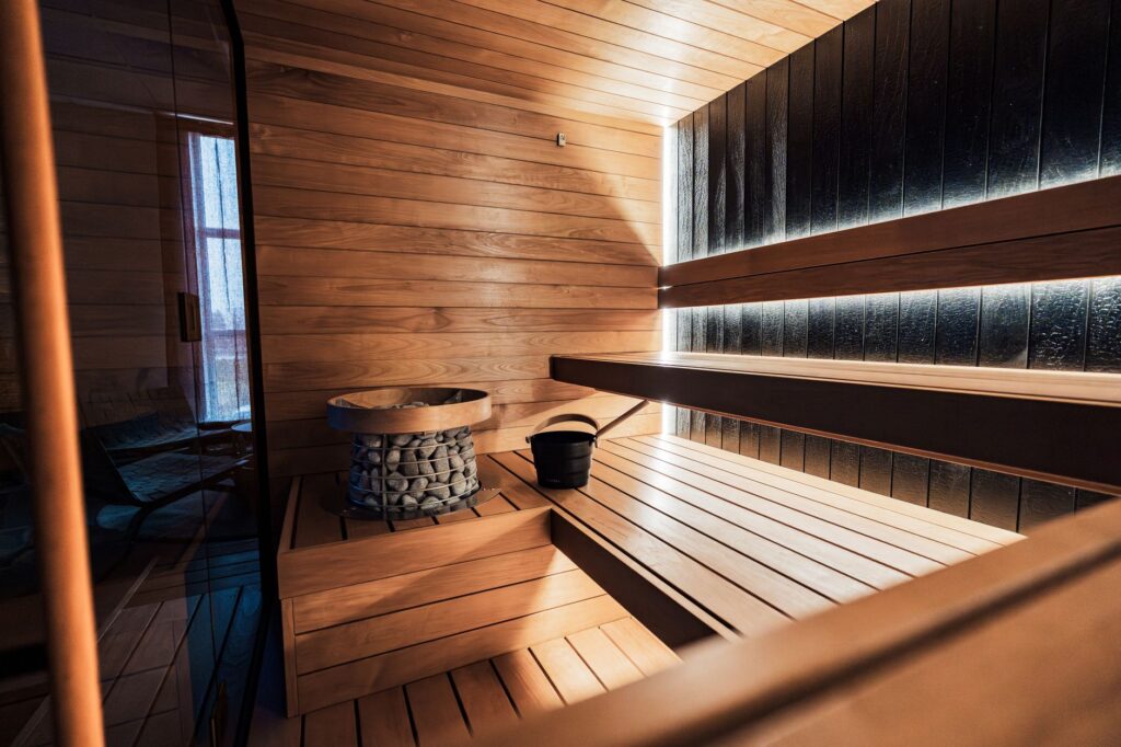 ¿Irías a un concierto en una sauna? El auge de los templos del sudor social