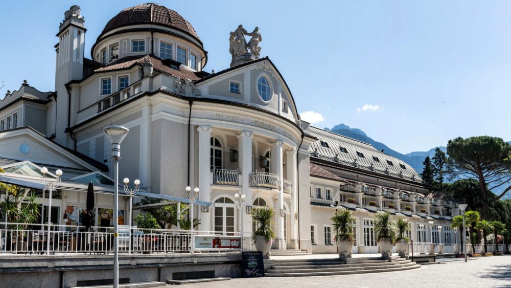 El silencio milenario de los baños de vapor de Bad Ragaz: hidroterapia alpina y arquitectura de piedra en el valle del Rin