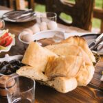 El sabor de lo ajeno: hospitalidad y memoria en la mesa compartida
