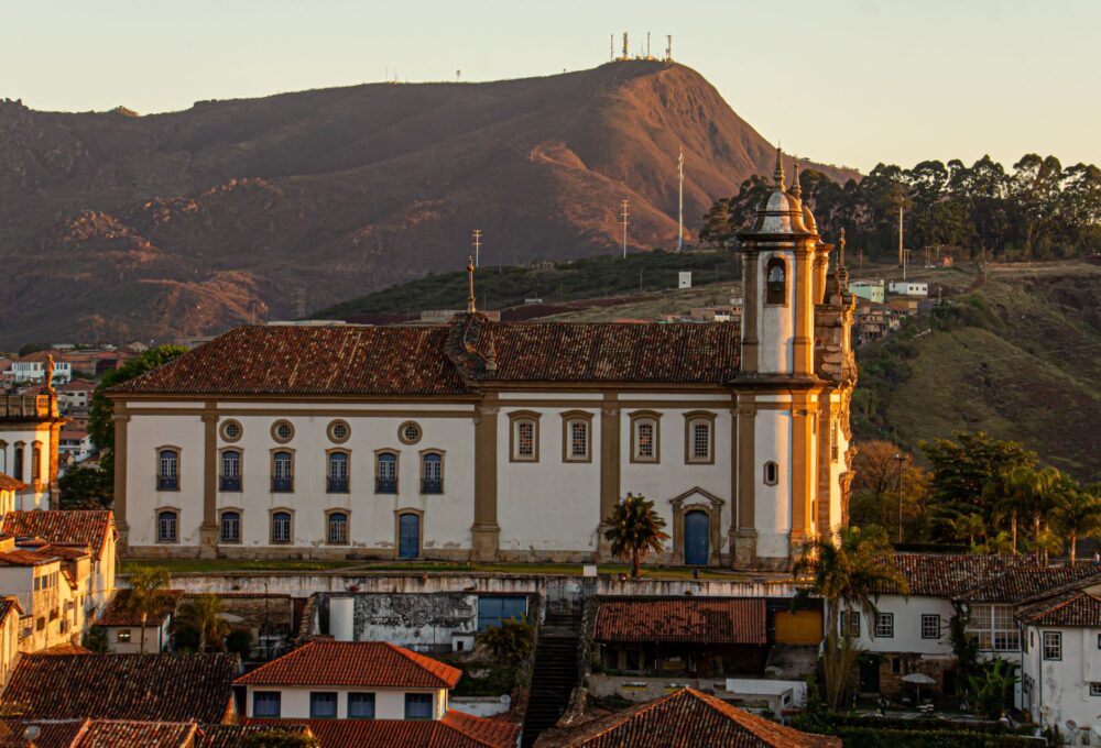 El latido mineral de las salinas de Ouro Preto: la alquimia de la tierra y la ingeniería colonial en Minas Gerais