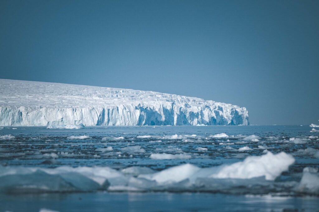 El Santuario Submarino del Mar de Ross: Océanos Australes, Dinámicas de Hielo y Ciencia en la Frontera Antártica