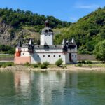 El latido secreto del Rin romántico: navegación fluvial y arquitectura de castillos en el desfiladero de Lorelei