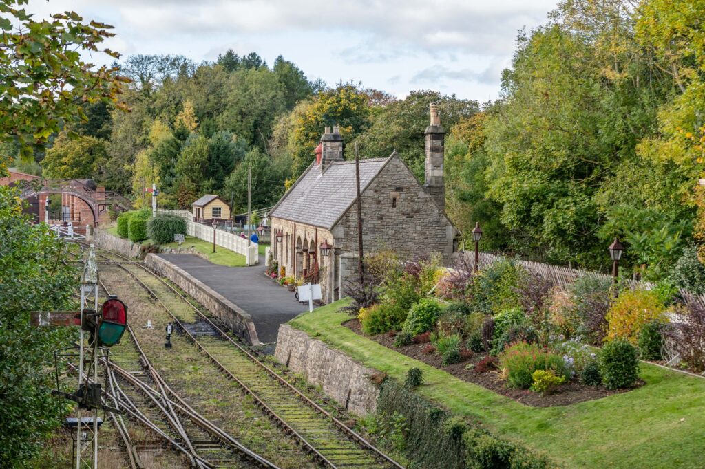 El Ferrocarril Trans-Gales: Ingeniería de valles, logística británica y la conectividad ferroviaria histórica entre Shrewsbury y Aberystwyth