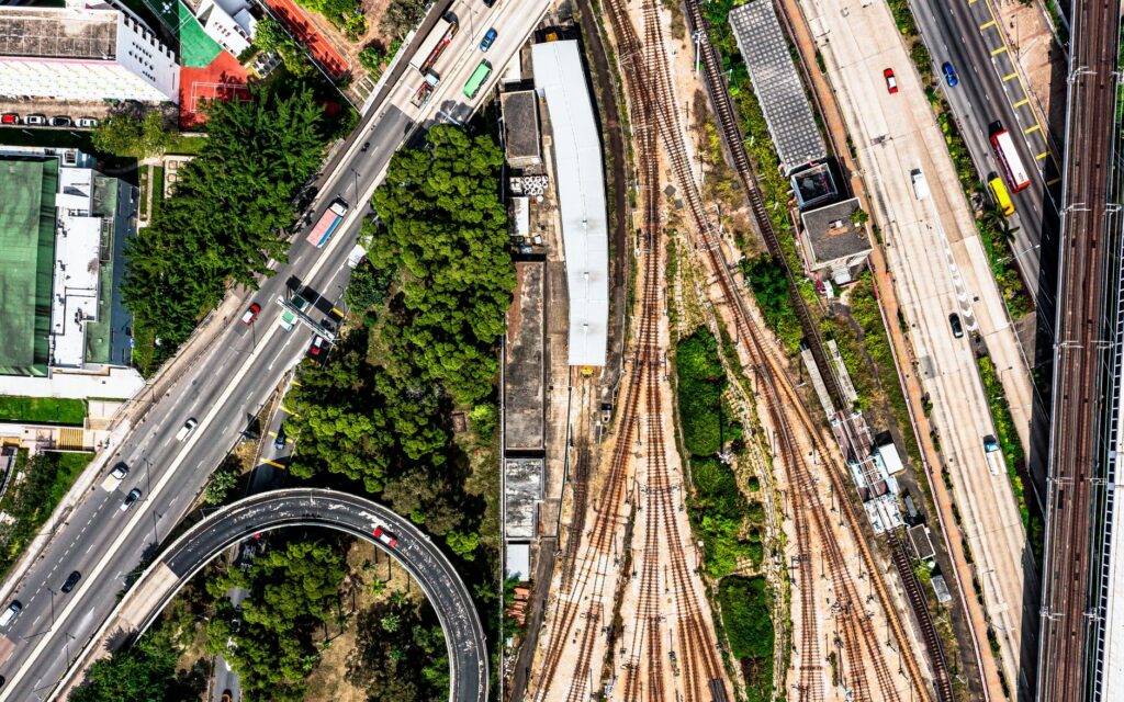 El colapso aéreo en el noreste de EE. UU. y el dilema ferroviario: por qué el tren es la verdadera alternativa