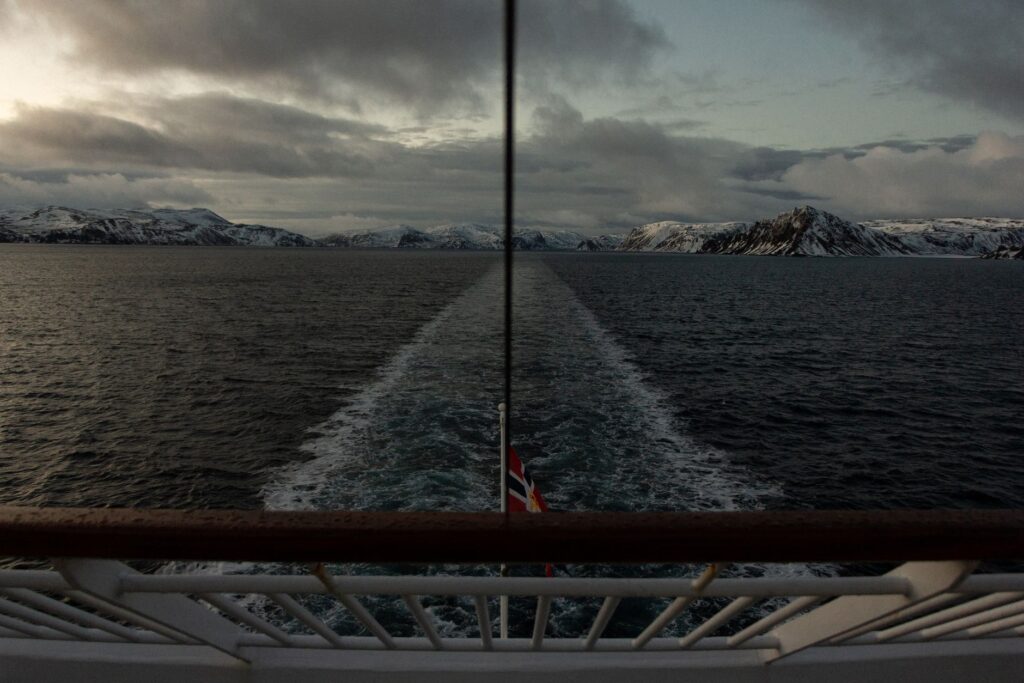 El Expreso del Ártico: Ingeniería ferroviaria y la travesía hacia el norte de Noruega en el Ofotbanen