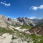 La Travesía del Sendero de Alta Ruta de los Dolomitas en Italia: Guía de Expedición y Senderismo por las Torres Calcáreas del Mediterráneo