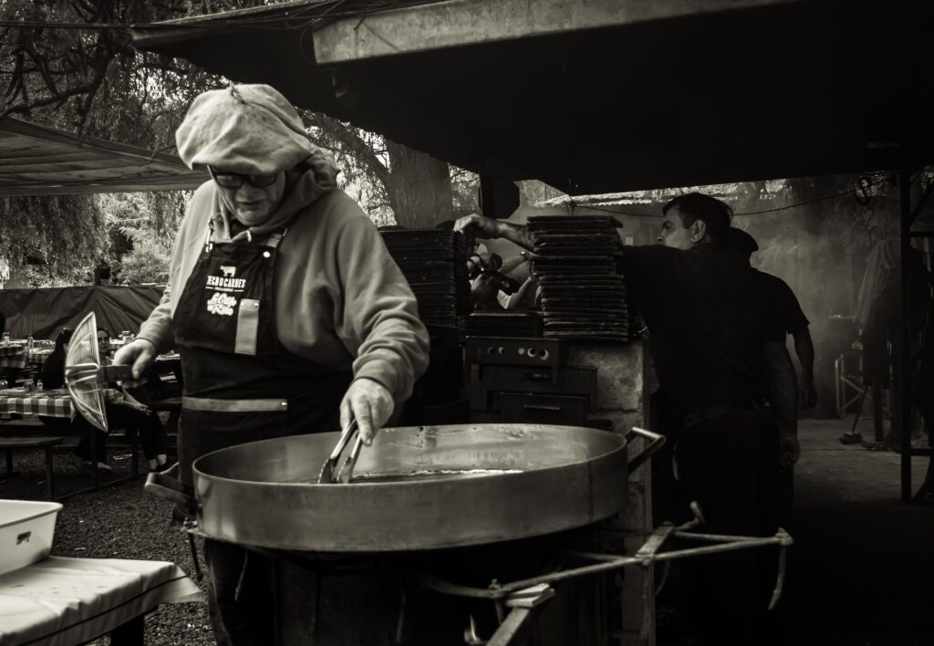 El secreto de la juncia y el bancal: la liturgia del Mercado Central de Almería y los tesoros del Poniente