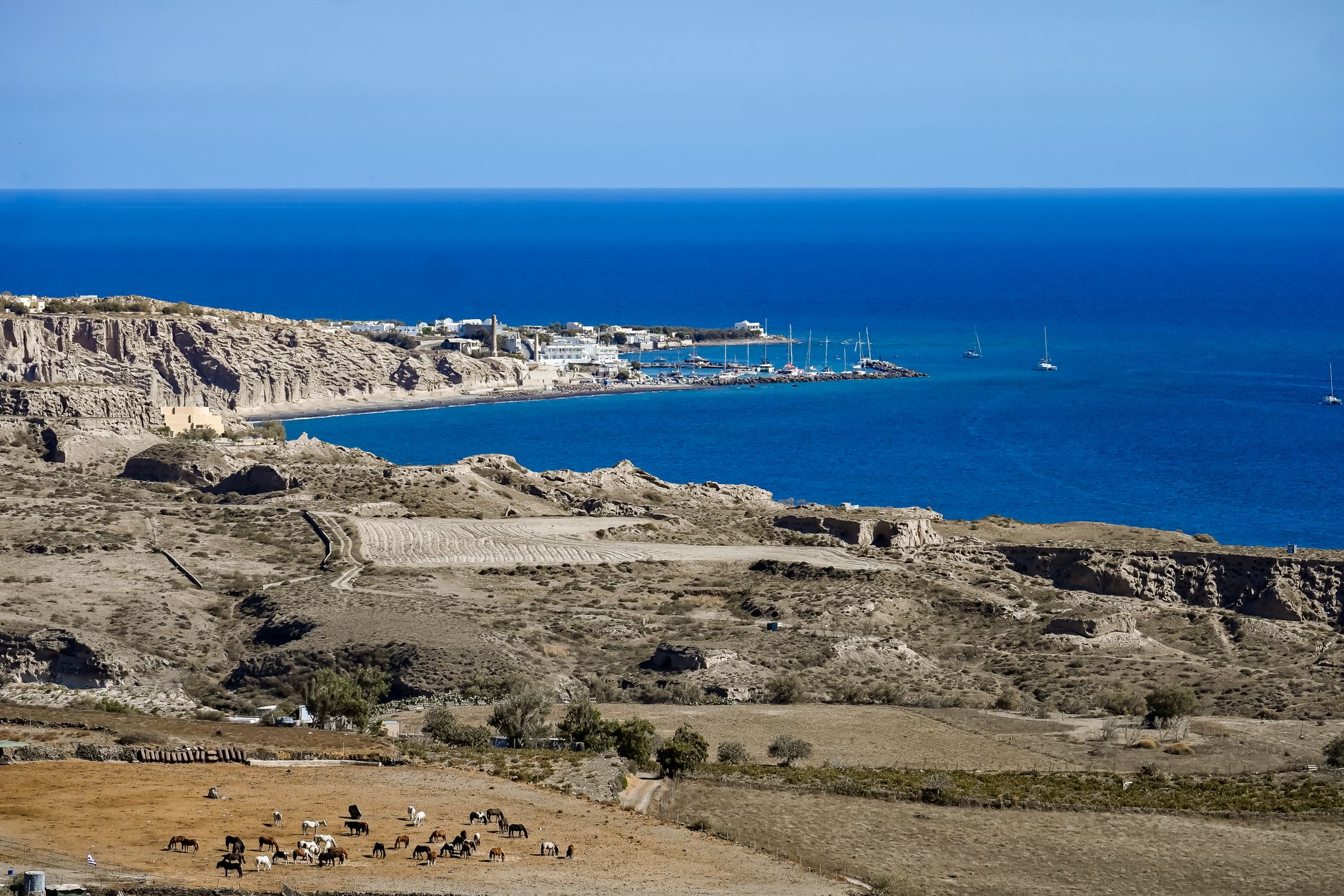Grecia fuera de temporada: El otoño en Santorini a través de los ojos del enólogo Michael Kouloglou