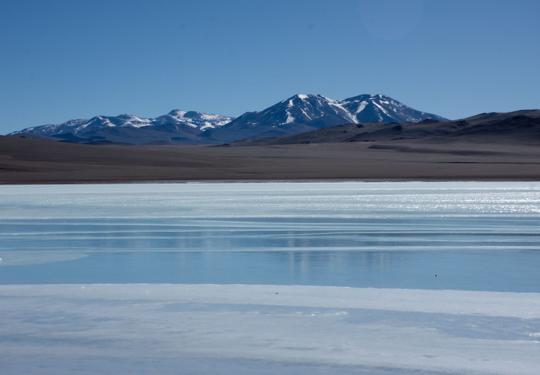 La Travesía del Gran Desierto de Atacama en Bicicleta de Gravel: Guía de Expedición y Logística por el Altiplano Árido