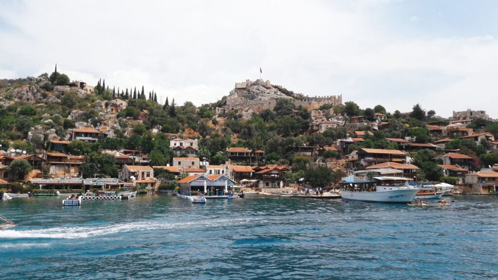 La Travesía del Sendero de Lycian Way en Turquía: Guía de Expedición y Senderismo por los Acantilados Antiguos del Mediterráneo