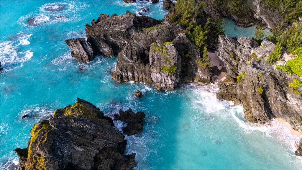 El laberinto intermodal de las islas de la Lealtad: Canales de coral, cabotaje de atolón y la frágil conectividad de Lifou y Maré