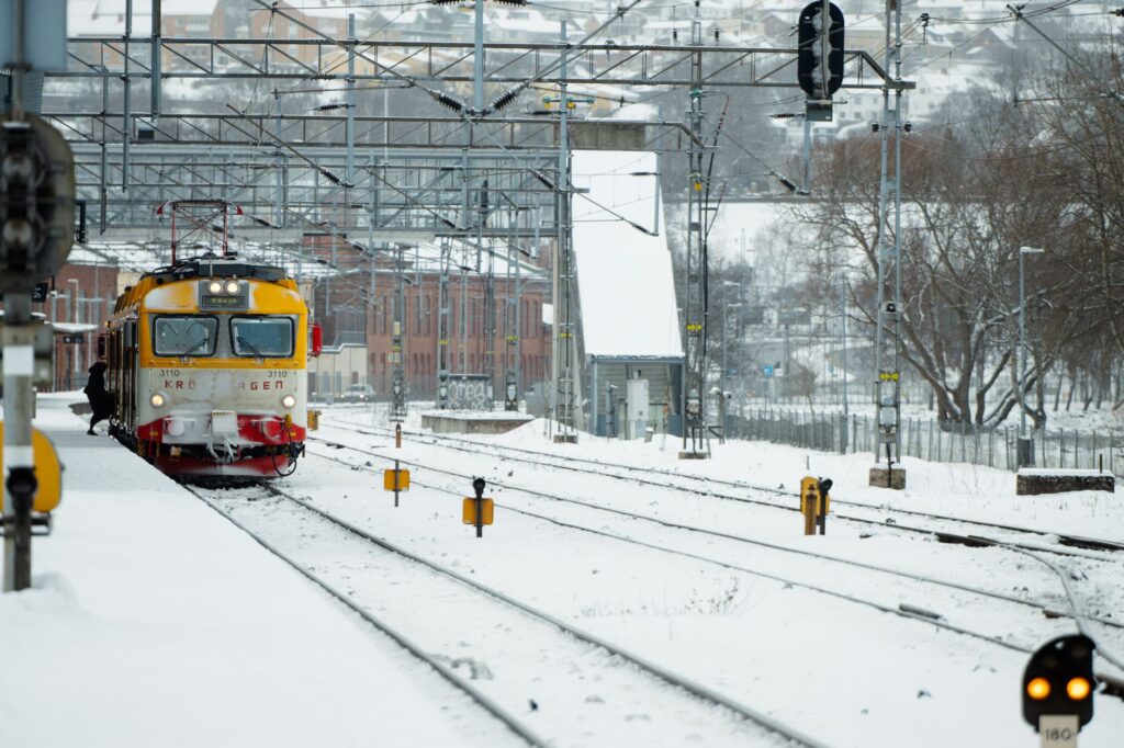 El Expreso del Ártico: Ingeniería ferroviaria y la travesía hacia el norte de Noruega en el Ofotbanen