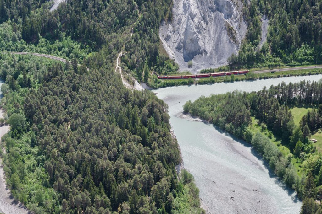El arte del aprovisionamiento viajero: cómo anticiparse a las grandes rebajas de otoño para asegurar la ruta perfecta