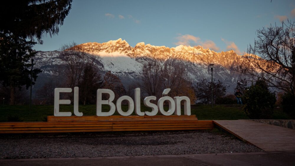 El latido mineral del Transiberiano Austral: ingeniería ferroviaria y el pulso vertical de los Andes patagónicos