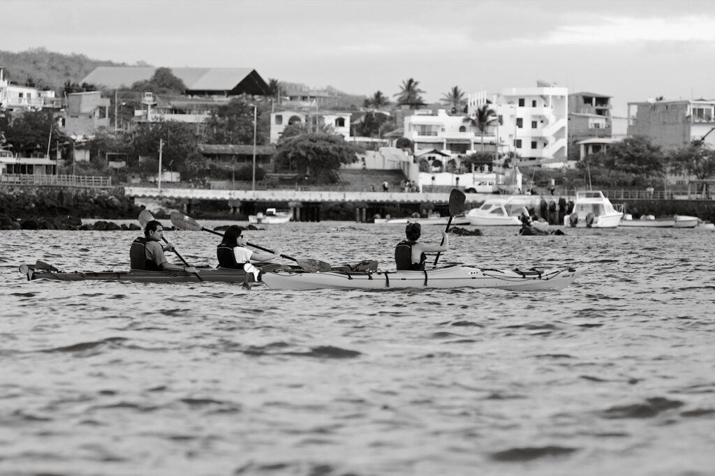 El laberinto de las corrientes ecuatoriales: cómo la movilidad eléctrica y la energía renovable transforman las Islas Galápagos