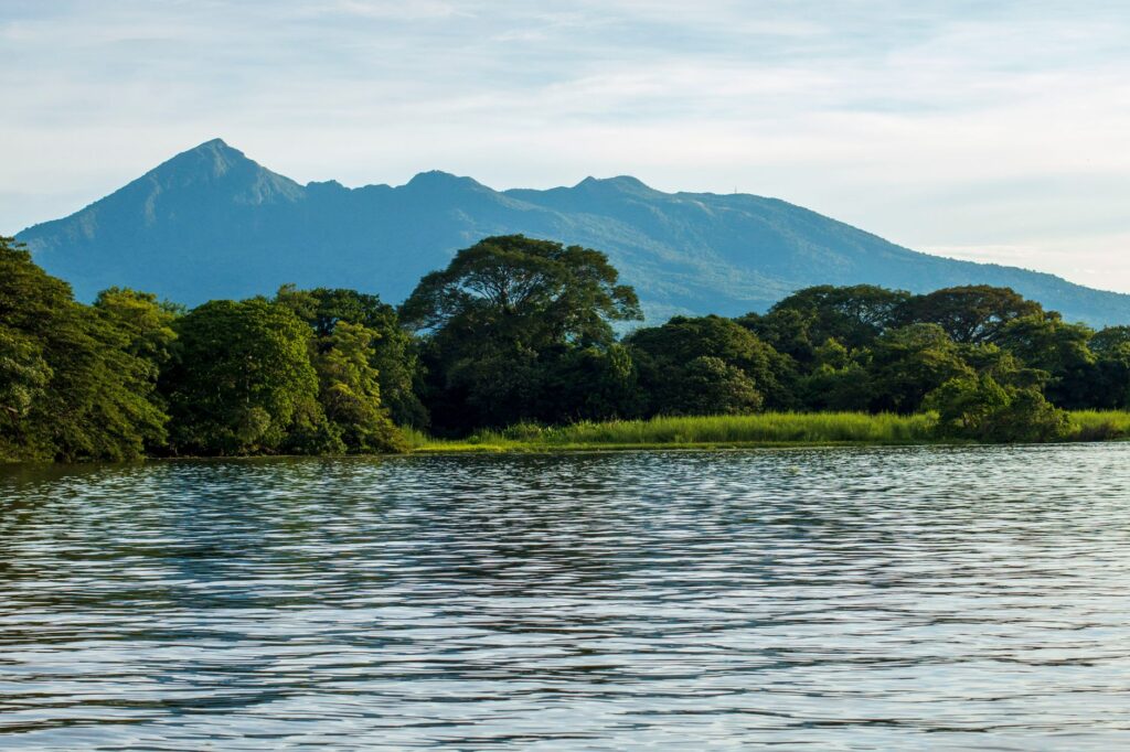 El arte de elegir el margen: Cómo Nicaragua, Grecia y Sri Lanka redefinen el viaje consciente