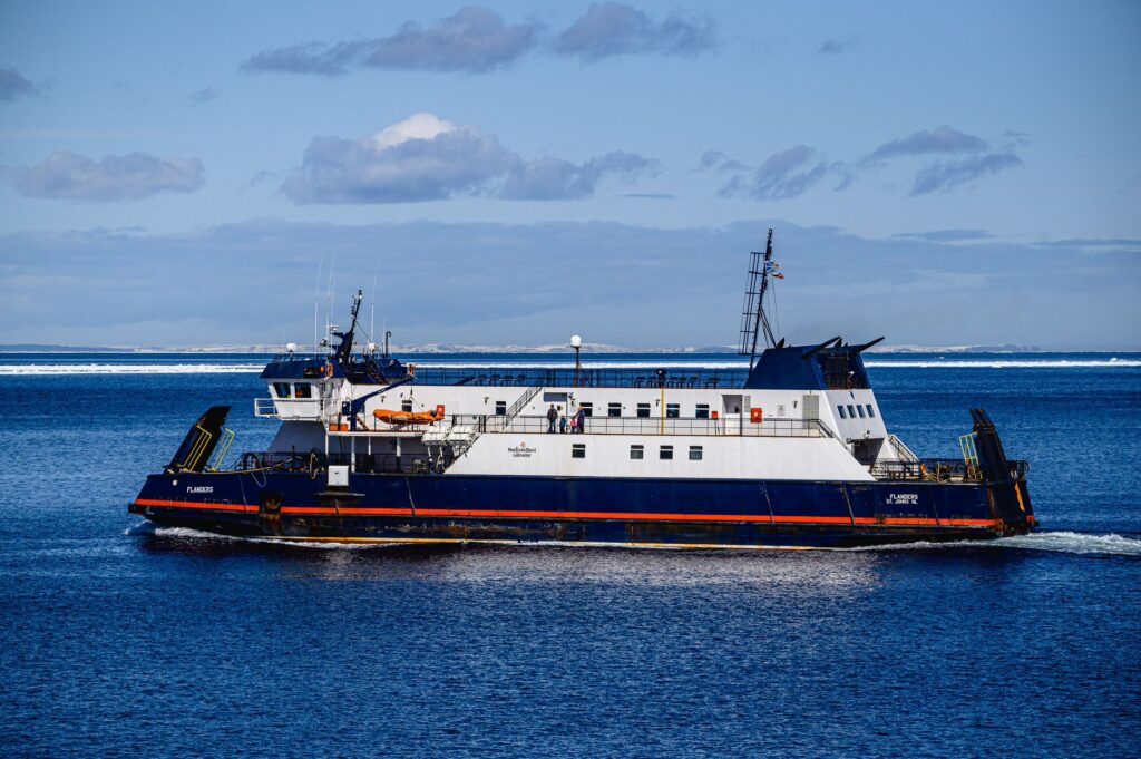 El laberinto intermodal de las islas de la Magdalena: transbordadores, mareas rojas y la frágil conectividad del golfo de San Lorenzo