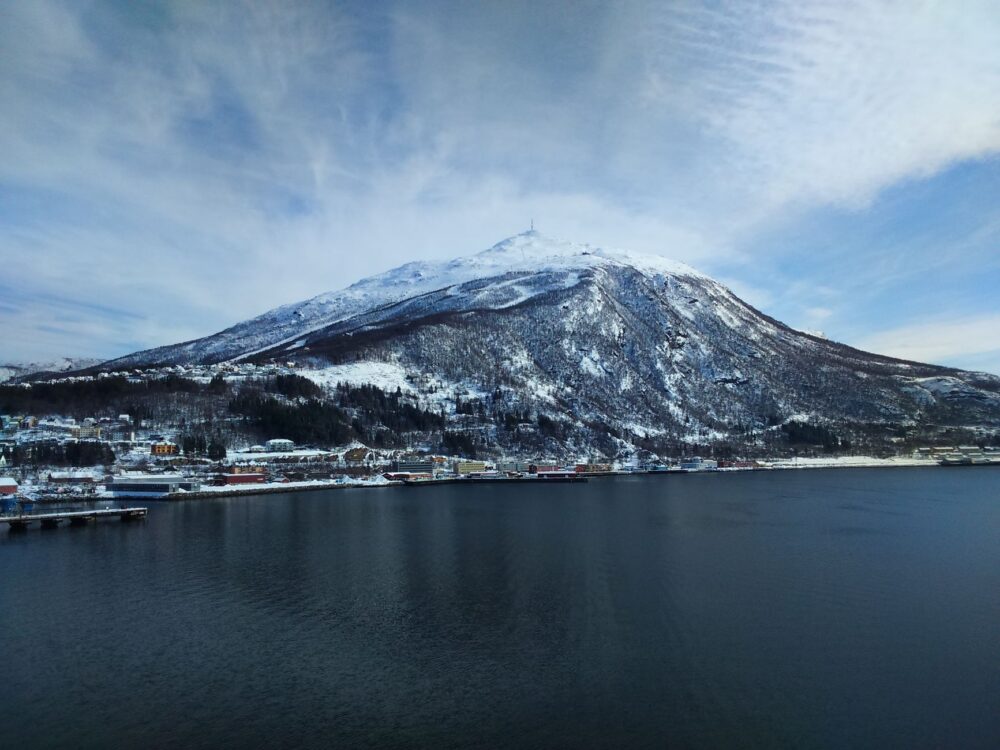 El latido del expreso de Estocolmo a Narvik: ingeniería ártica y travesía nocturna bajo la luz boreal