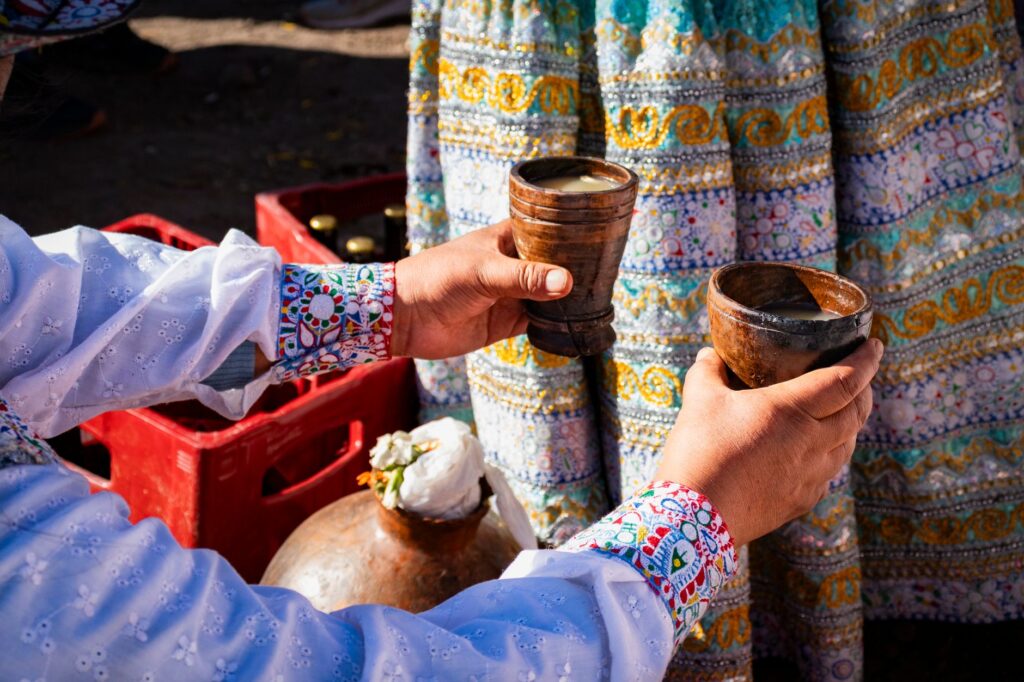 El secreto del grano andino y el viento: la liturgia del maíz morado y la cocina de altura en los valles del Urubamba