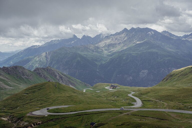 El Dominio de las Cumbres de Filita: Geología, Alta Ruta y Conservación en el Parque Nacional de Hohe Tauern