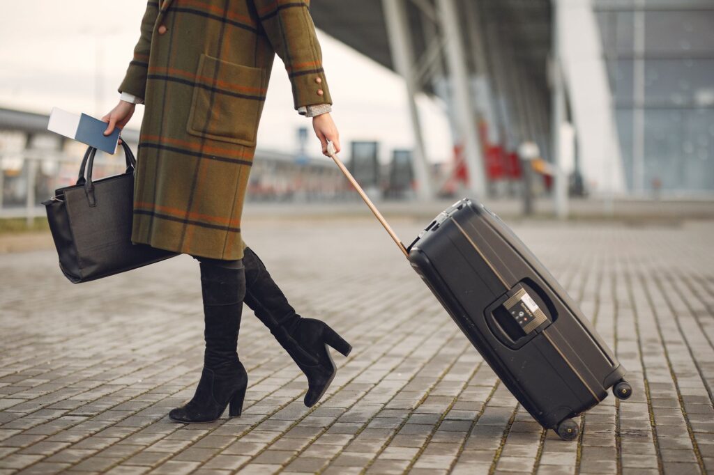 Los pantalones de viaje más cómodos que no son chándales ni mallas