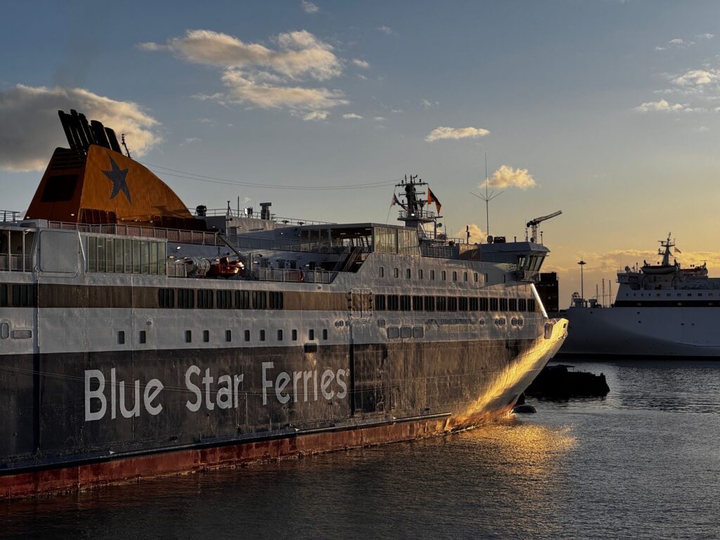 El latido del Transmediterráneo: Conectividad portuaria y la odisea logística del Estrecho de Gibraltar