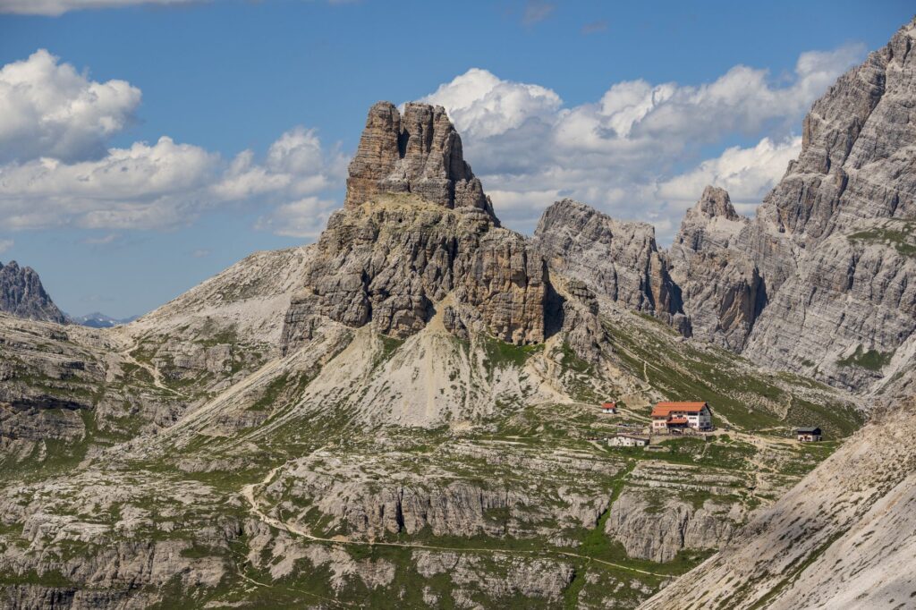 La Senda de las Marmotas y los Glaciares: Guía de Alta Montaña en el Parque Nacional de los Picos de Europa