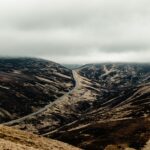 El laberinto de las cañadas brumosas: la descarbonización del transporte en las Tierras Altas de Escocia