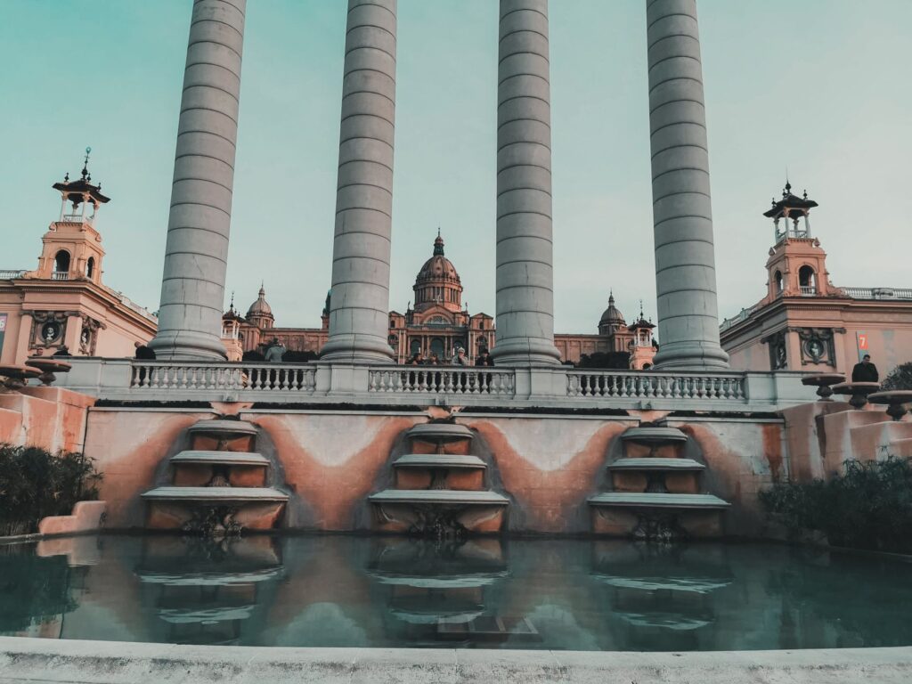 El silencio milenario de los baños de vapor de Budapest: hidroterapia termal y arquitectura otomana en las orillas del Danubio