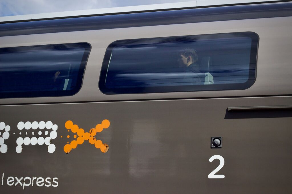 La reinvención del viaje continental: la gran alianza entre el ferrocarril de alta velocidad y los nodos aéreos de Europa