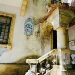 El latido de la cerámica vidriada: azulejo, óxido y memoria en los obradores de Aveiro