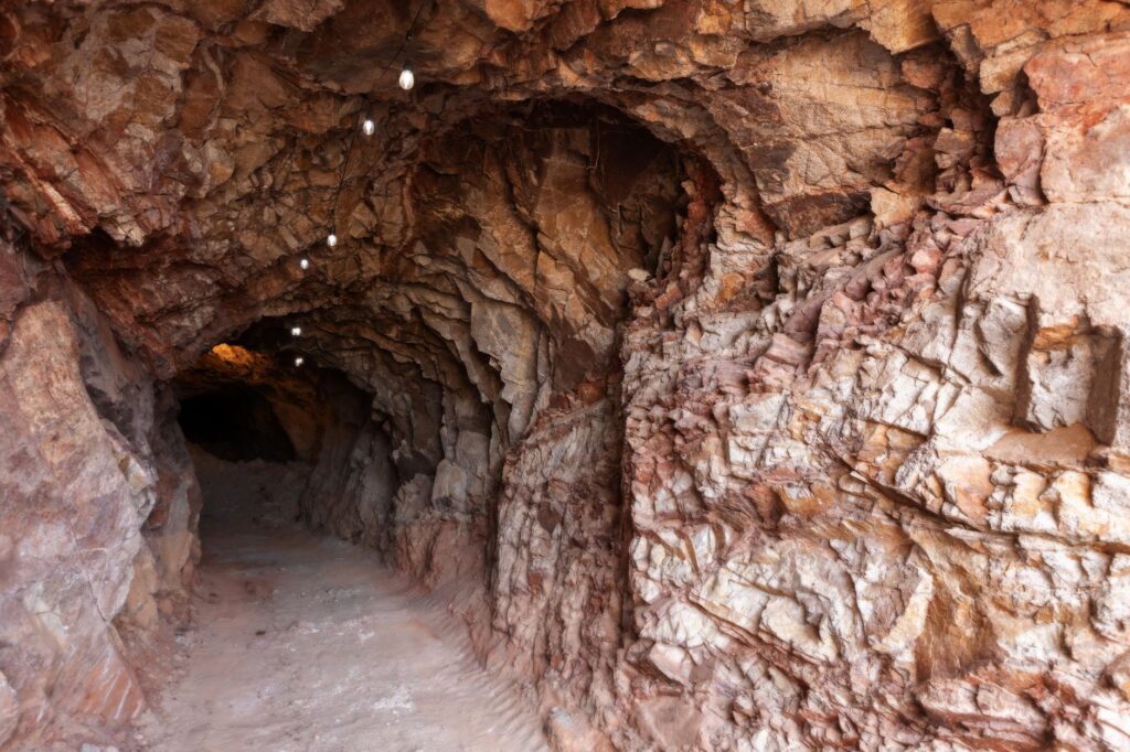 El laberinto de las dunas y el hierro: la odisea logística del Ferrocarril del Desierto en Mauritania
