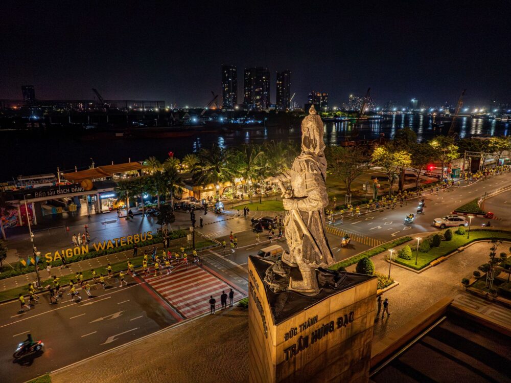 El Ferrocarril Trans-Vietnam: Ingeniería de arrozales, logística monzónica y la conectividad ferroviaria histórica entre Hanói y Ciudad Ho Chi Minh