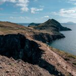 El latido meridional del archipiélago de Madeira: Levadas de cumbre, túnelería histórica y la conectividad insular de los acantilados atlánticos