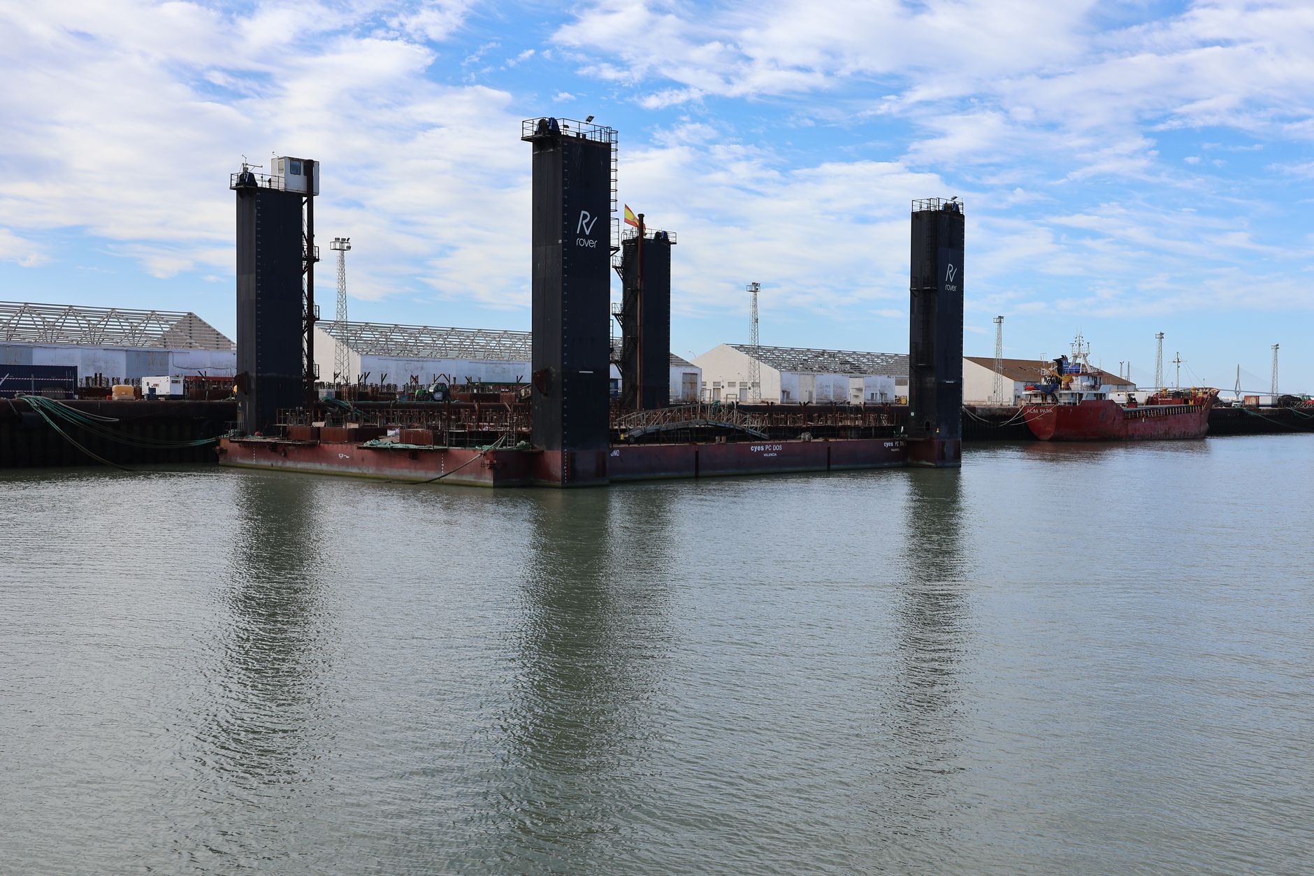 El laberinto flotante de los fiordos de Chiloé: ingeniería, transbordadores y conectividad en el mar interior de Chile