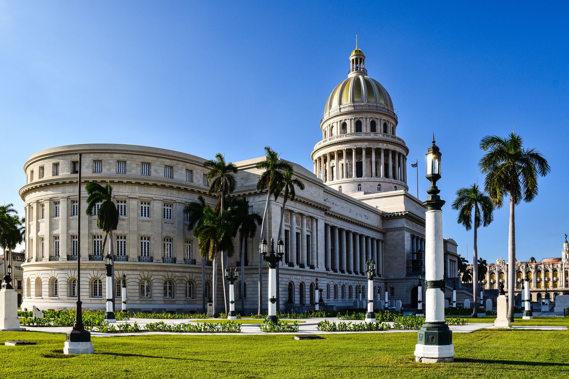 El espejismo de Cannes: La verdad detrás del premio de turismo que sacudió la agenda presidencial en Colombia