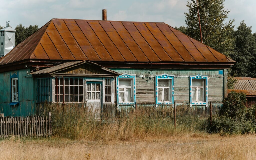 La Travesía del Ferrocarril Circum-Baikal en Siberia: Guía de Expedición y Logística Ferroviaria por el Borde del Lago Sagrado