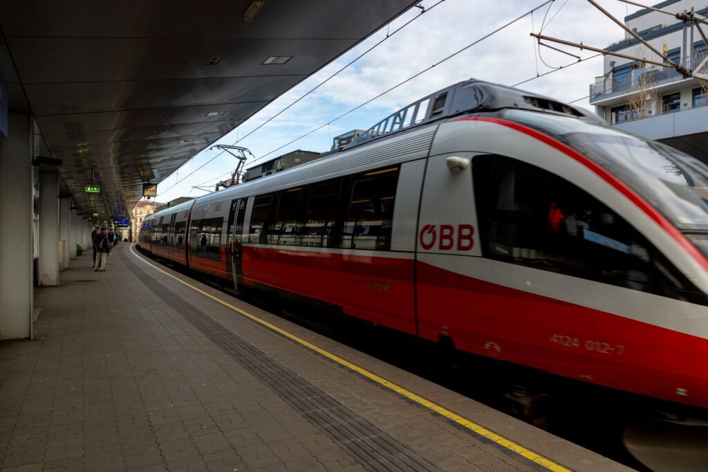 El latido del tren de la cuenca del Ródano: ingeniería fluvial y movilidad alpina en la Provenza y Suiza