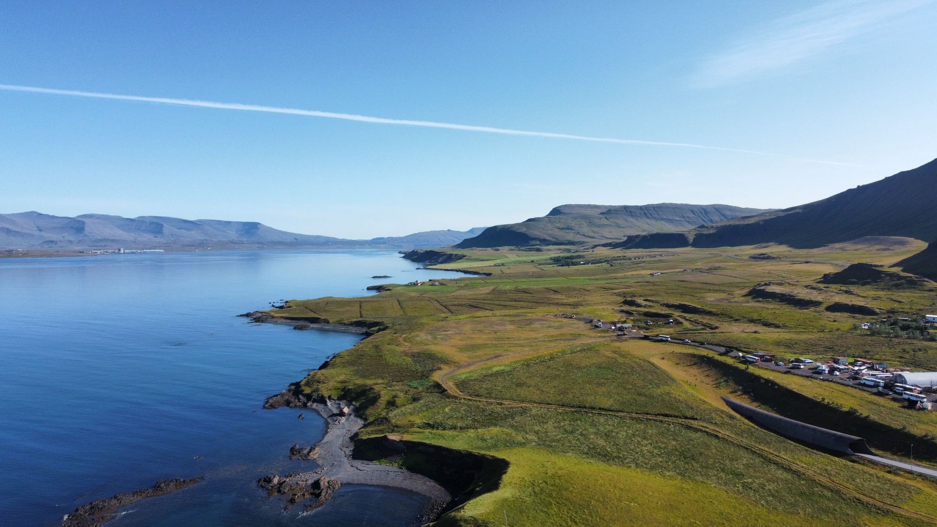 El latido del ferry de los fiordos occidentales: navegación remota y aislamiento atlántico en Islandia