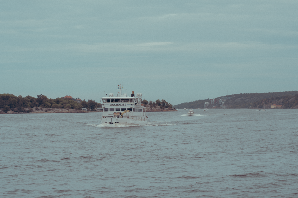 El laberinto de las penínsulas boreales: cómo la electrificación costera y las rutas náuticas lentas transforman el transporte en las islas Åland