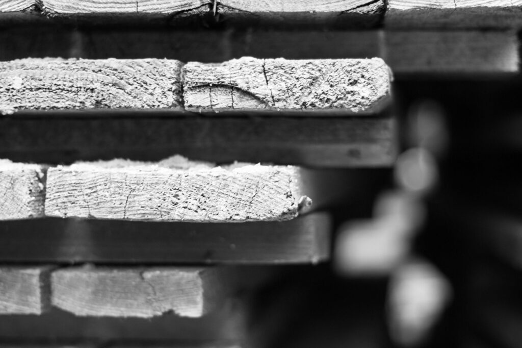 El Renacimiento de la Arquitectura de Tapial: Tierra, Encofrado y Memoria en los Obradores de la Provenza