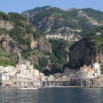El latido del papel artesanal: tina, fibra y memoria en los obradores de Amalfi