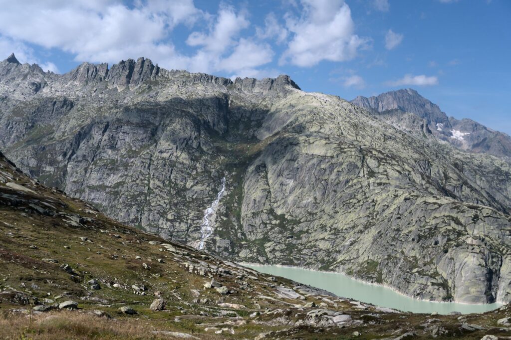 La Travesía de las Altas Cumbres de Córcega: Guía de Expedición y Senderismo Extremo por el GR 20
