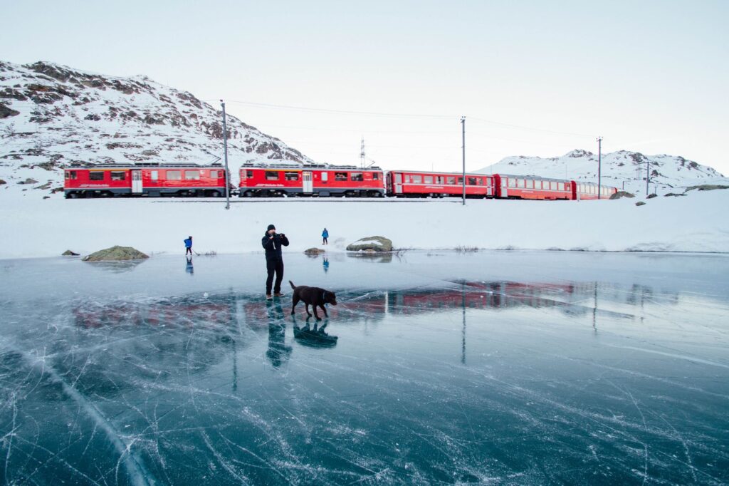 La Ruta del Bernina: Ingeniería Alpina y Conectividad Sostenible en el Corazón de los Alpes