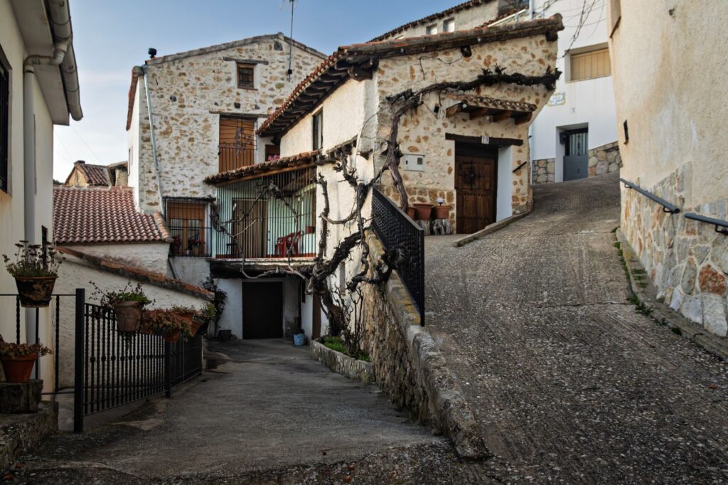 La Alberca bajo el fulgor invernal: cuando la piedra serrana viste 170.000 luces