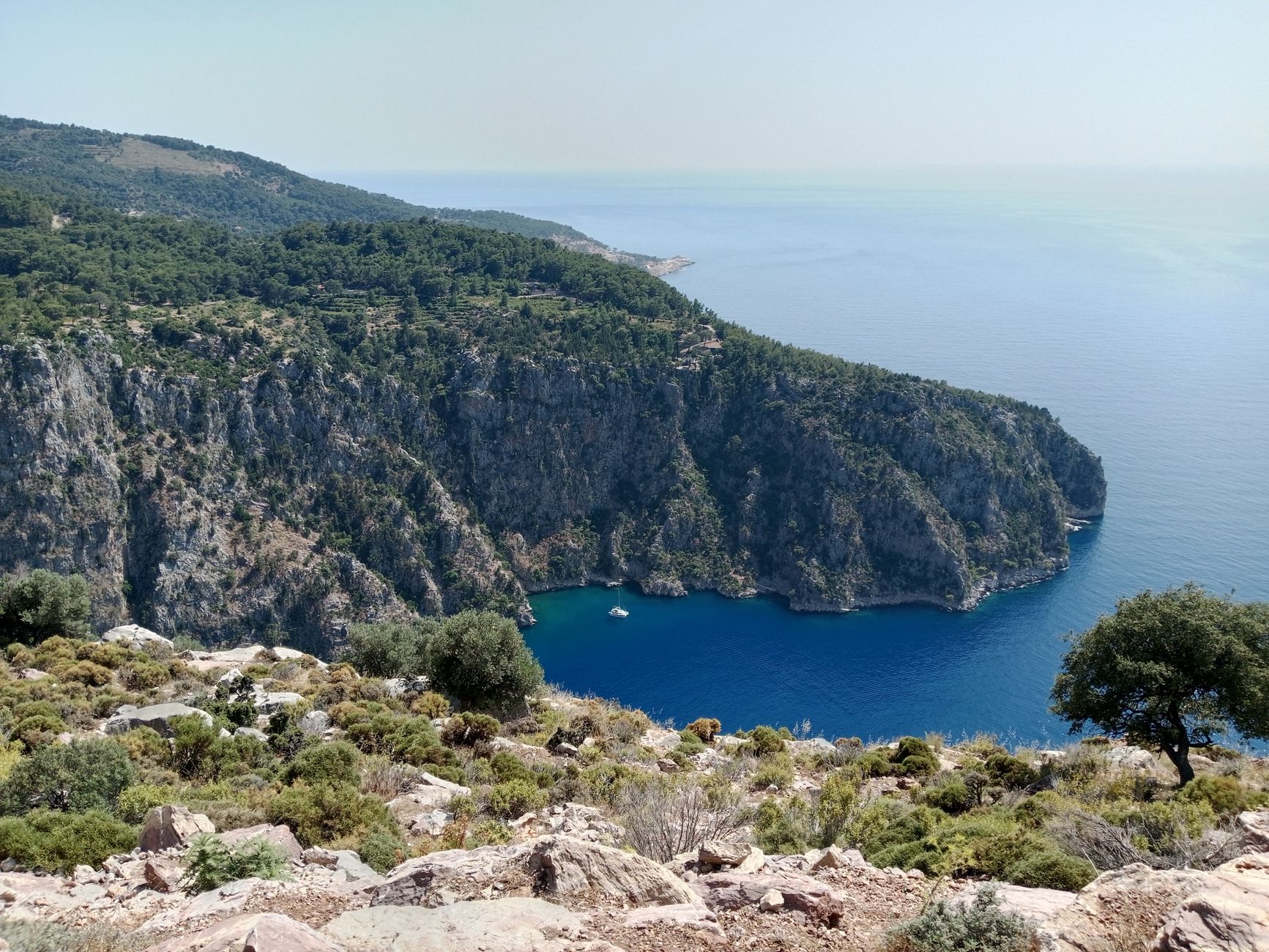 La Travesía del Sentero de Lycian Way: Guía de Expedición y Senderismo por los Acantilados y Ruinas Licias de Turquía